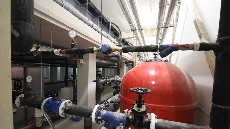 Более 800 тыс. строителей и коммунальщиков подготовят в РФ к 2030 году