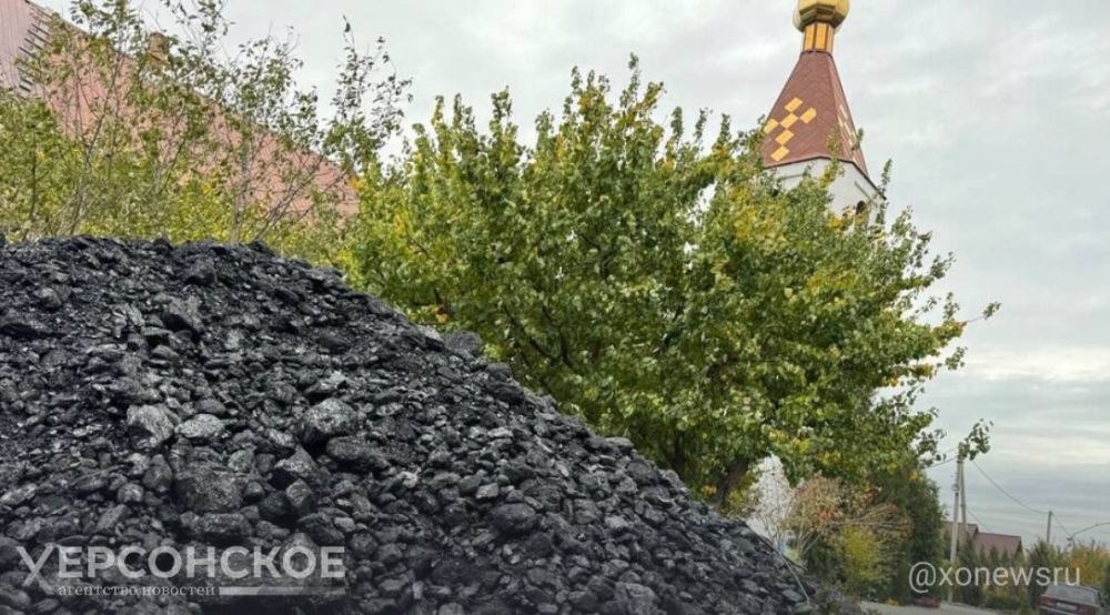 В Скадовский женский монастырь доставили 20 тонн угля для отопления