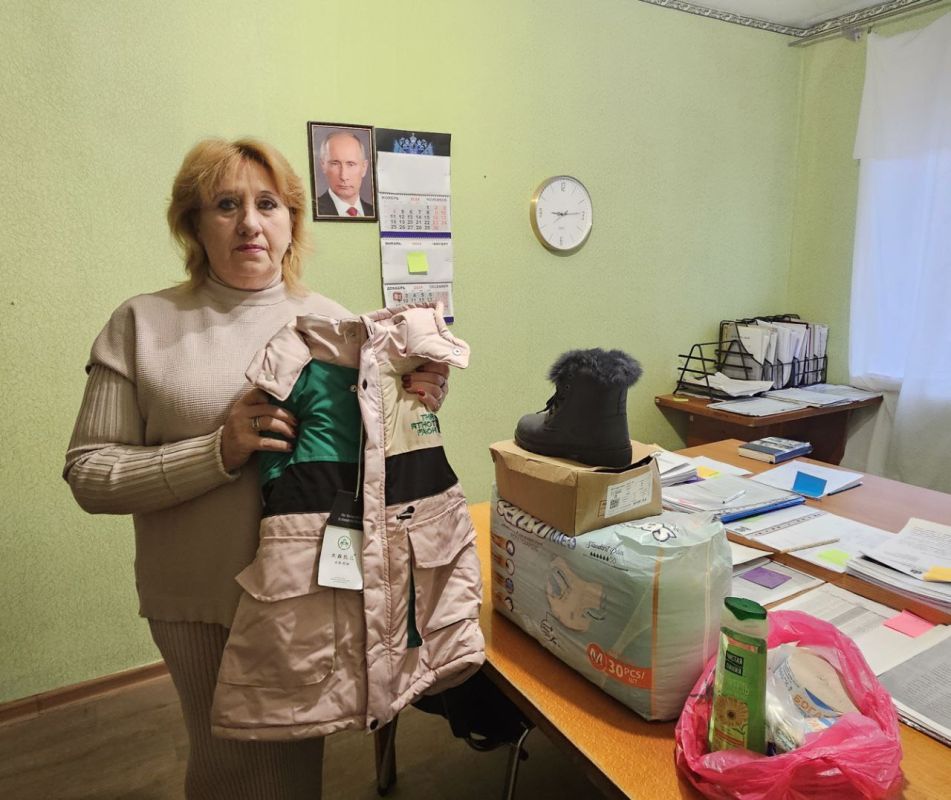 Александр Дудка: По моему поручению социальный отдел администрации в преддверии Дня инвалида передал гуманитарную помощь для ребенка-инвалида