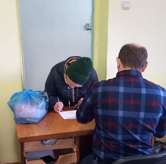 В территориальном управлении Шевченко выдали гуманитарную помощь льготным категориям граждан