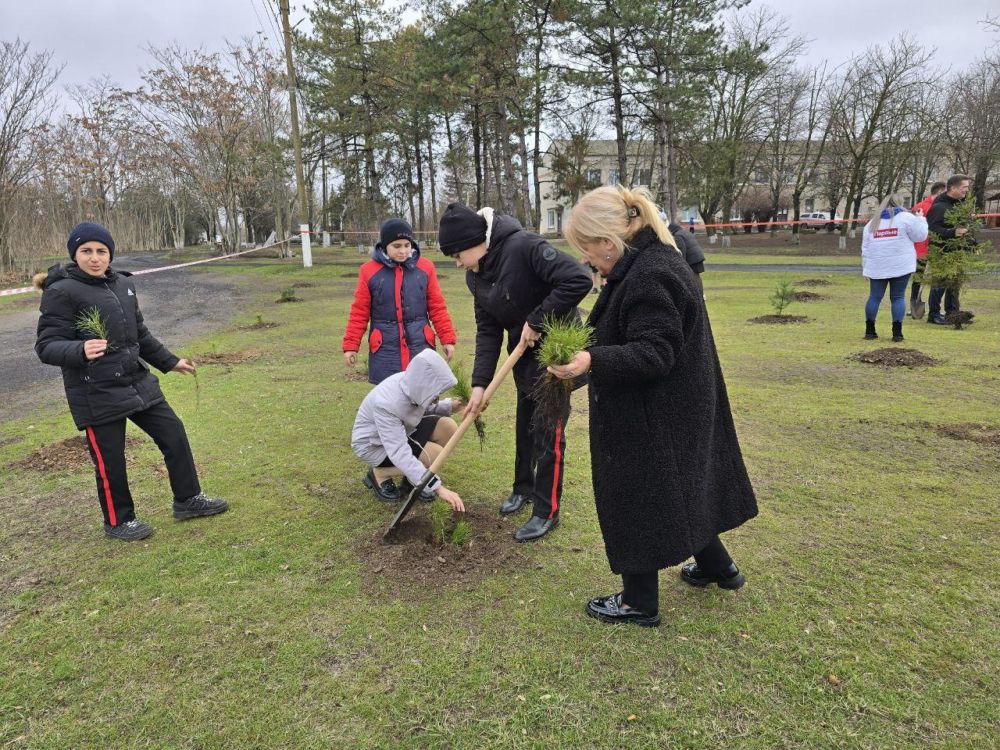 Ульяновцы приняли участие в акции "Лес Победы" в Чаплынском муниципальном округе