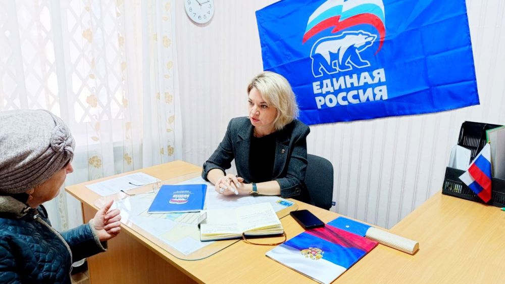 Депутат Херсонской областной Думы Оксана Мороз активно участвовала в масштабной декаде приёмов граждан, которая прошла по всей России с 1 по 10 декабря и была приурочена к 23-летию партии «Единая Россия»