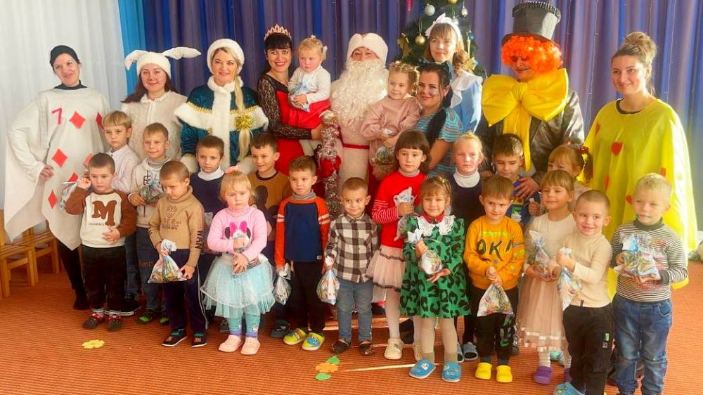 В преддверии Нового года, когда воздух наполнен волшебством и ожиданием чудес, активистки «Женского движения» Единой России под руководством координатора проекта – депутата областной Думы Оксаны Мороз отправились в...