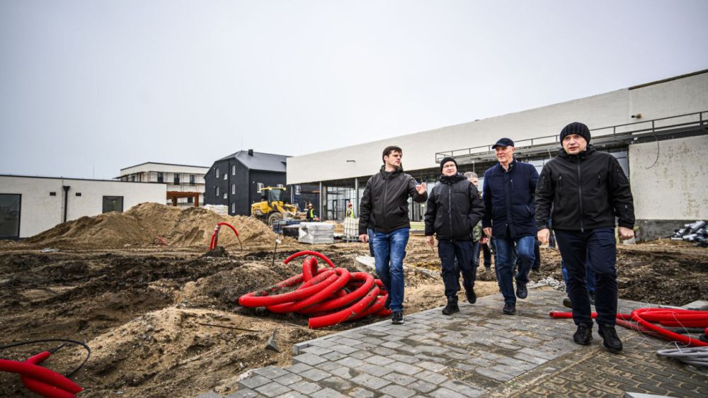 Готовы домики и техническая зона: Сергей Кириенко проинспектировал ход строительства резиденции «Таврида» в Счастливцево