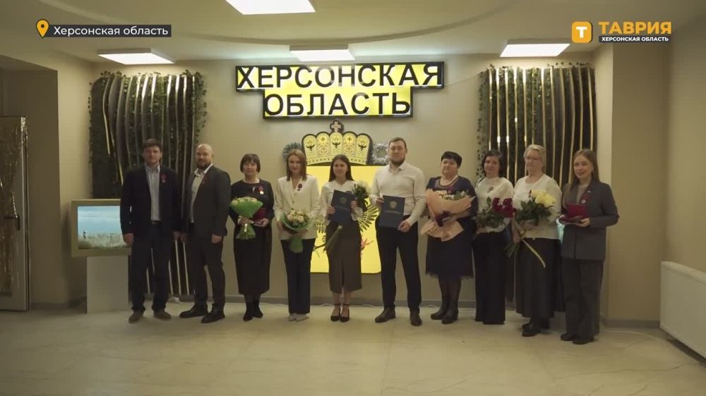 Первый заместитель руководителя Администрации Президента Сергей Кириенко вручил государственную награду замминистра культуры Херсонской области