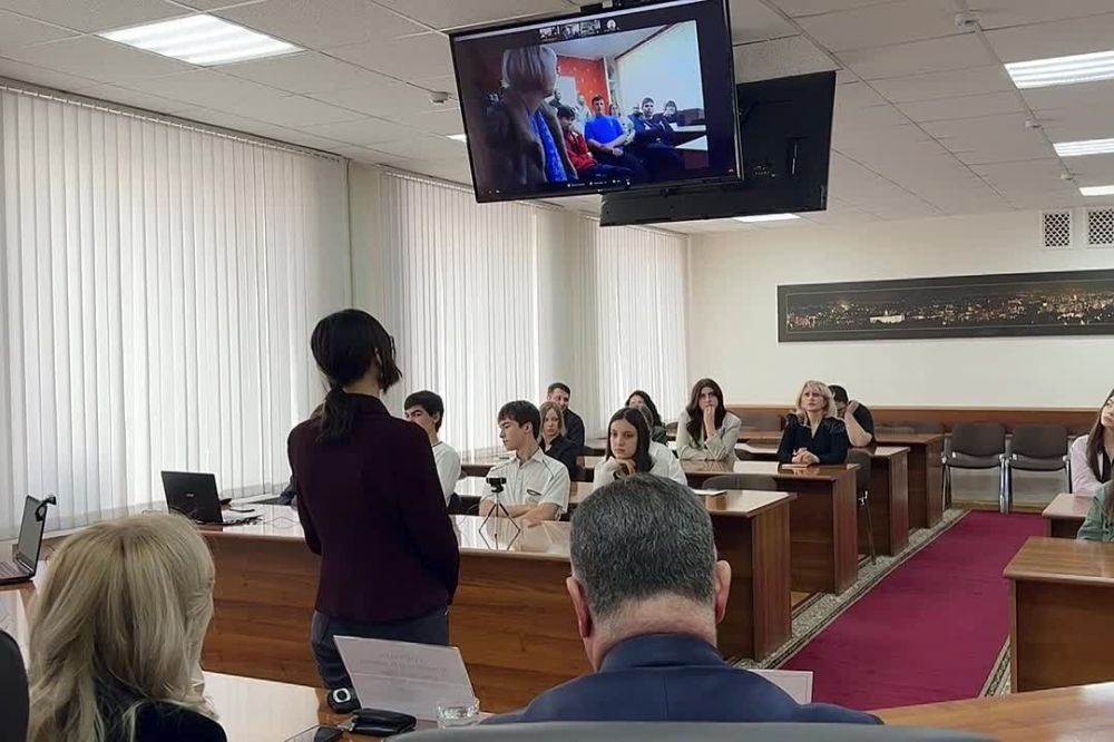 ����� ��������� ����� ���������-��������� � ��������������� ������� ����� ���������� � �������� ����� �����