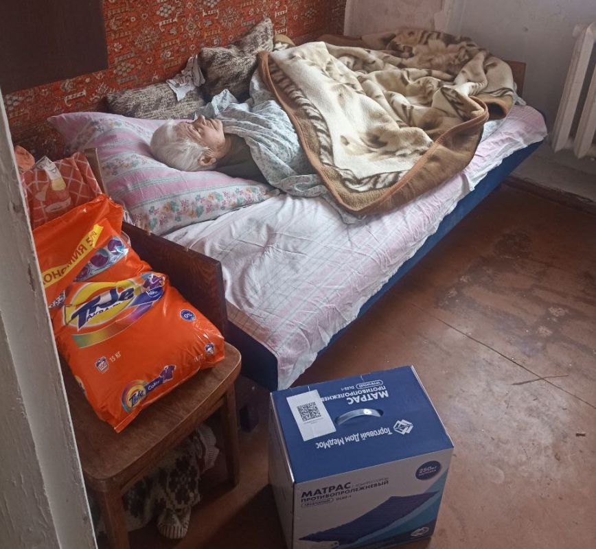 В городском округе город Новая Каховка оказывают помощь маломобильным жителям