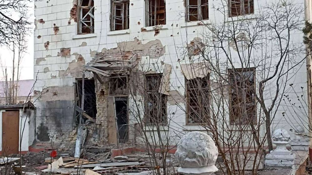 ВСУ обстреляли Парк Славы и картинную галерею в Новой Каховке