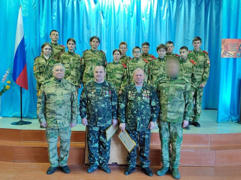 В образовательных учреждениях Херсонской области почтили память воинов-интернационалистов