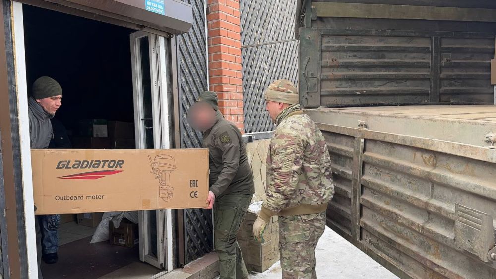 Рамиль Замалетдинов: Сегодня с распределительного центра гуманитарной помощи Херсонского регионального отделения КПРФ, выехали машины с посылками на линию боевого соприкосновения