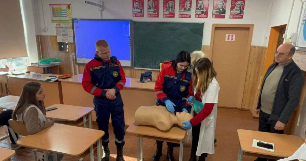 «Задача - спасти!»: В Лазурном прошел практический мастер-класс по оказанию первой помощи