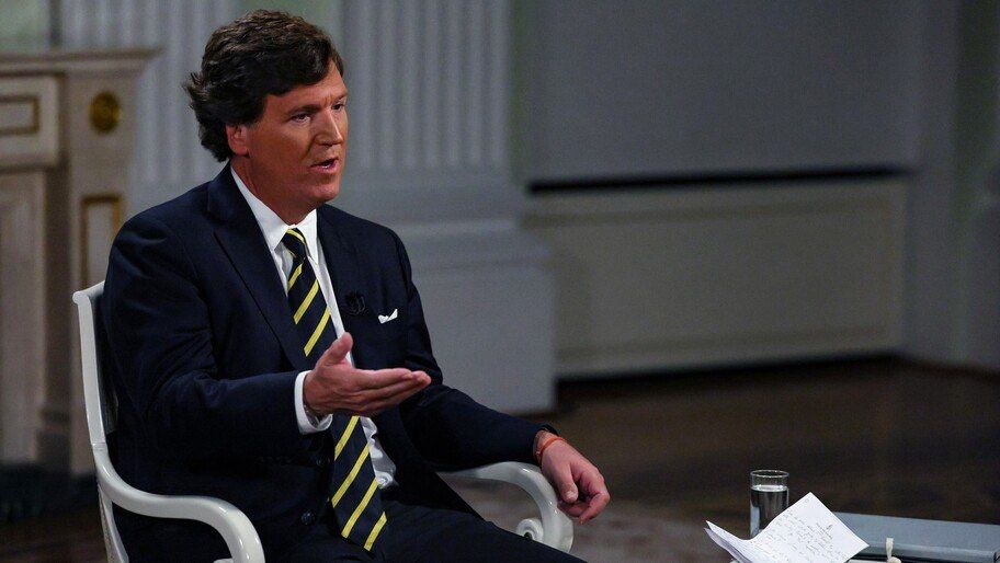 Журналист Карлсон призвал предъявить Зеленскому обвинения в политических убийствах