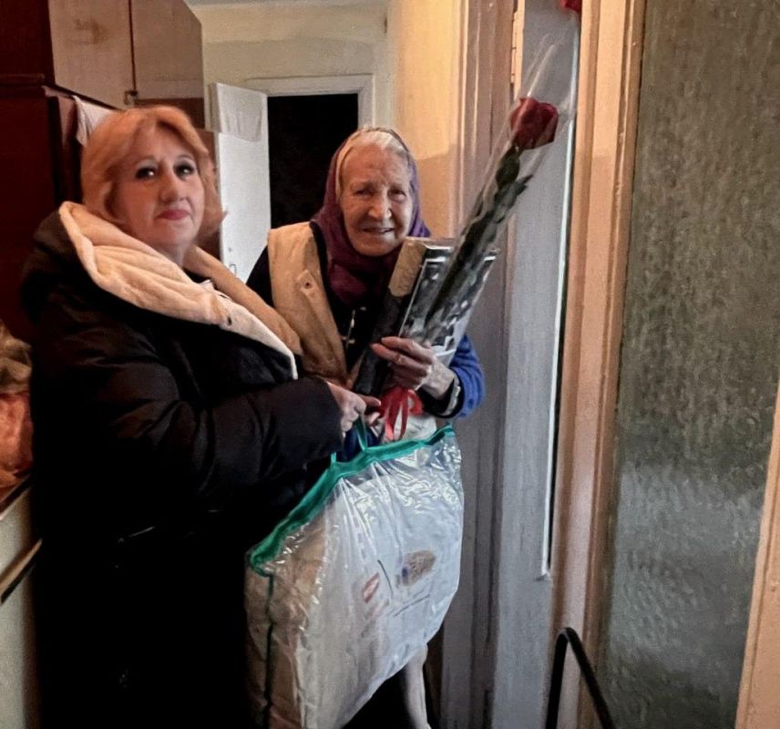 В Скадовском округе отметили 90-летие ветерана ВОВ