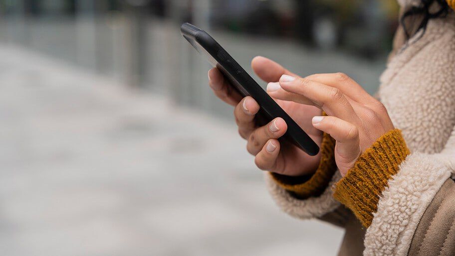 Жительница Таврийска перевела лжеработнику банка 150 тыс