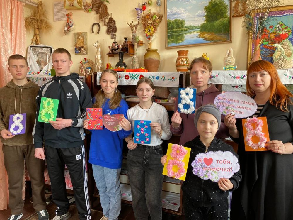 В преддверии Международного женского дня в Доме культуры поселка Новая Маячка прошел мастер-класс