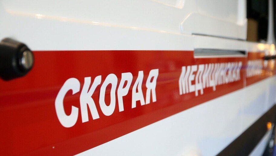 Из республики Крым, в Херсонскую область, направили две машины скорой помощи вместе с нейрохирургом, чтобы забрать наиболее тяжёлых, но стабильных пострадавших от удара ВСУ по крытому рынку в Великих Копанях - сообщил в...