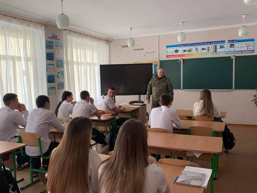 В Таврийской школе Скадовского округа прошла профориентационная встреча