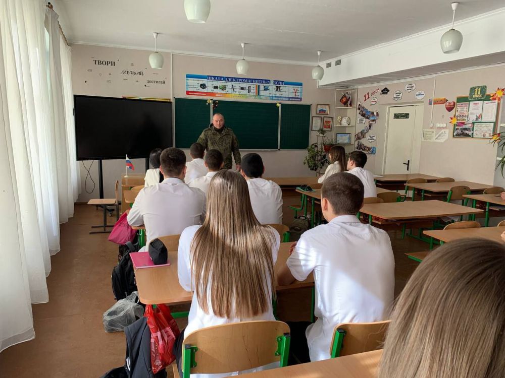 Таврийские школьники узнали о поступлении в военные вузы