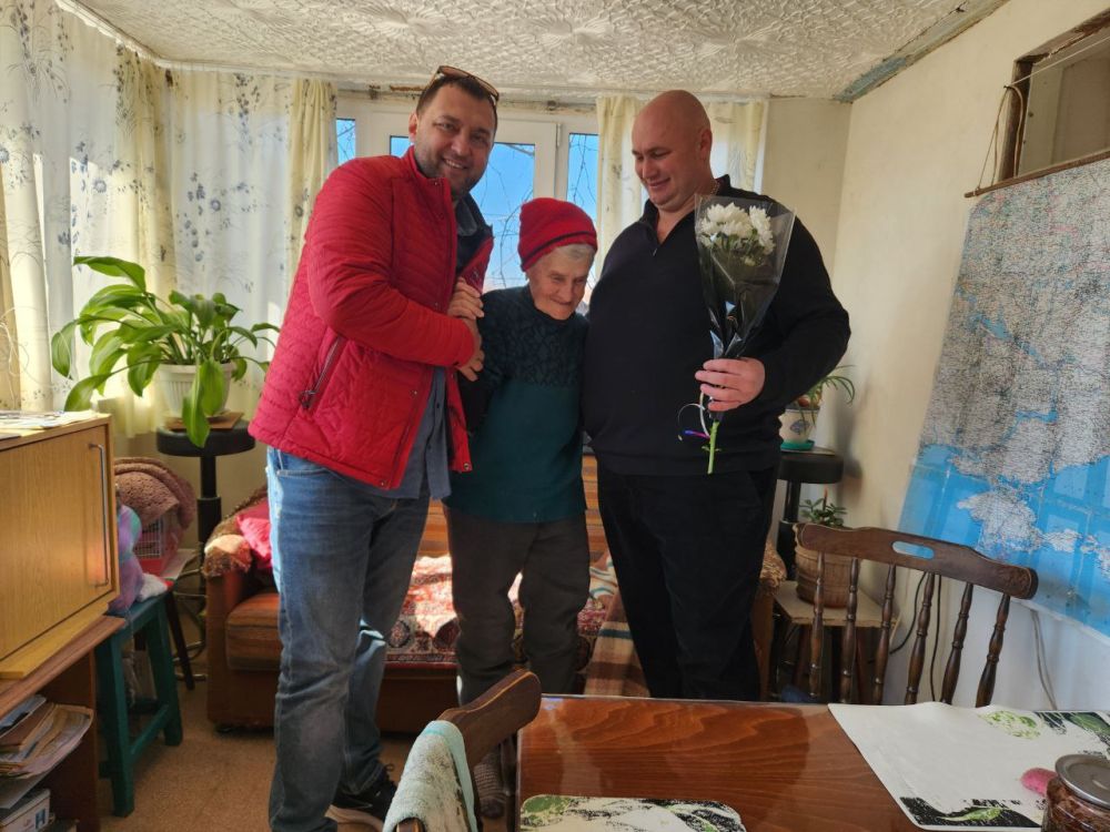 Цветы для херсонских героинь