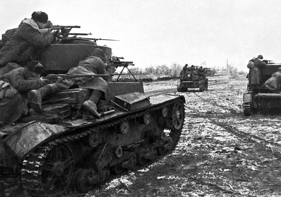 Красная армия за лето и осень 1943 года, громя в кровопролитных боях части Третьего рейха, освободила Левобережную Украину и начала Битву за Днепр