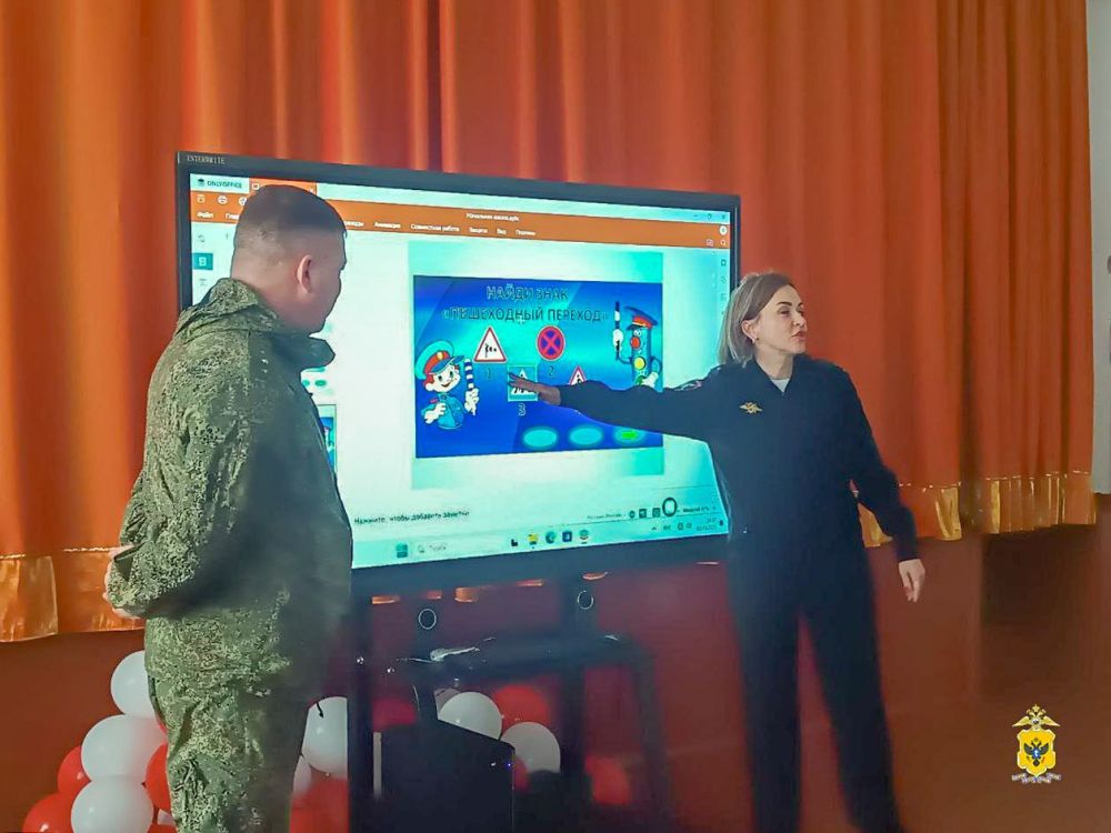 Госавтоинспекторы и сотрудники Военной автоинспекции провели урок в Чаплинской школе №2