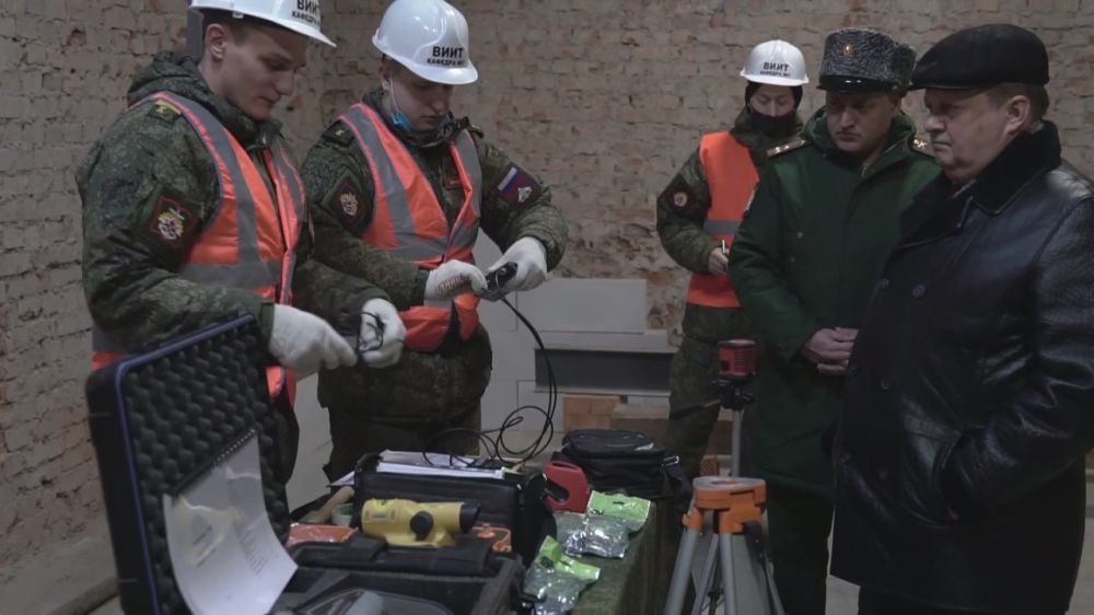 // ������� �������� (���������-�����������)