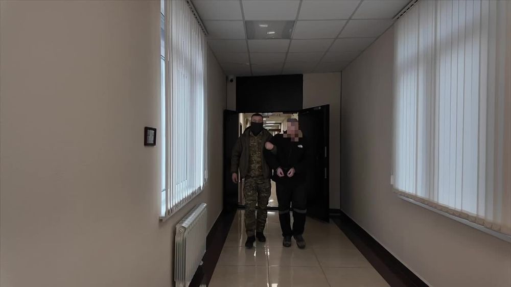 Жителя Керчи задержали по подозрению в госизмене