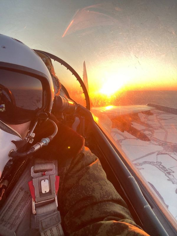 ������������ ������ ������������� ����������� F-16 � ������� �������