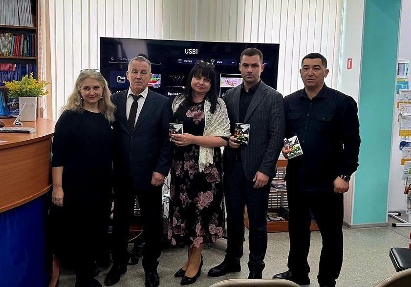 В Геническе прошла творческая встреча с писателем Валерием Поповым!