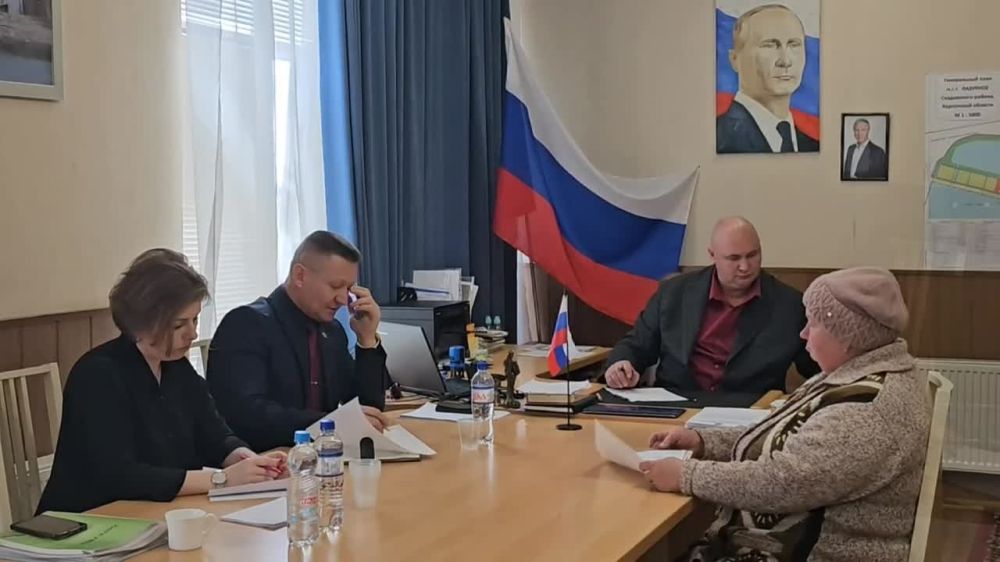 На связи с людьми: Александр Дудка проводит прием граждан