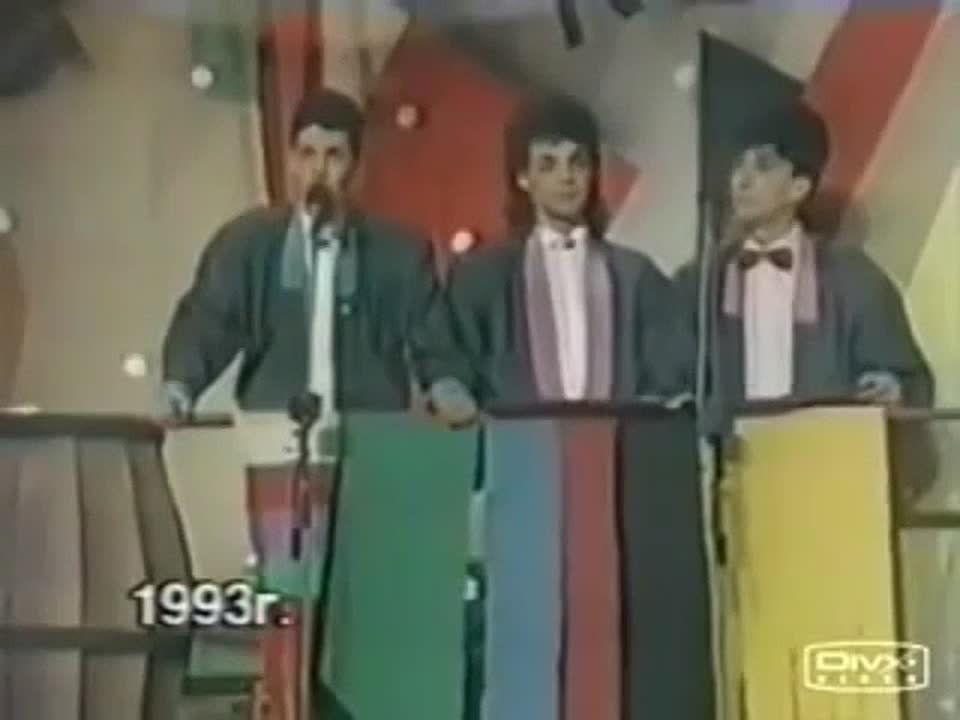 Игорь Качур: А Макрон-то дерзкий... Решительный такой, этот Макрон, бесстрашный. Мнящий себя Наполеоном и подражающий Гитлеру. Брызжущий отвагой небитого щенёнка... Разговаривает, такой, толстым голосом и забавно ругается...