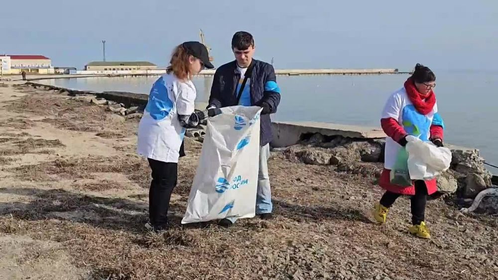 Скадовск: экологический субботник в рамках акции «Вода России»