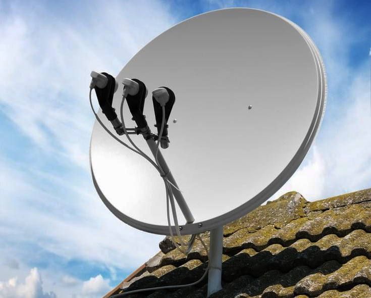 Пётр Толстой: Прошло три года войны, а в Крыму и в большинстве новых регионов до сих пор совершенно легально работают спутниковые тарелки с украинским «телемарафоном»