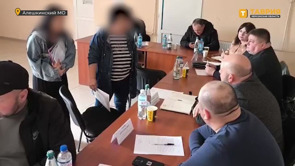 Глава Алешкинского округа Руслан Хоменко совместно с заместителями провел личный прием граждан