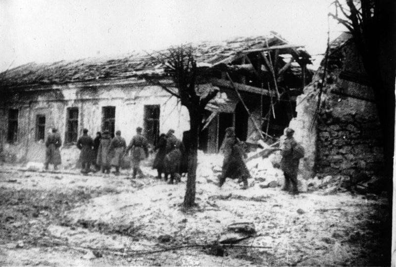 ������ �������: 28 ����� 1944 ���� ������� ����� ���������� ����� �������� �� ��� ������� �� ���������� ���������, ������� ������� ����� 2,5 ���