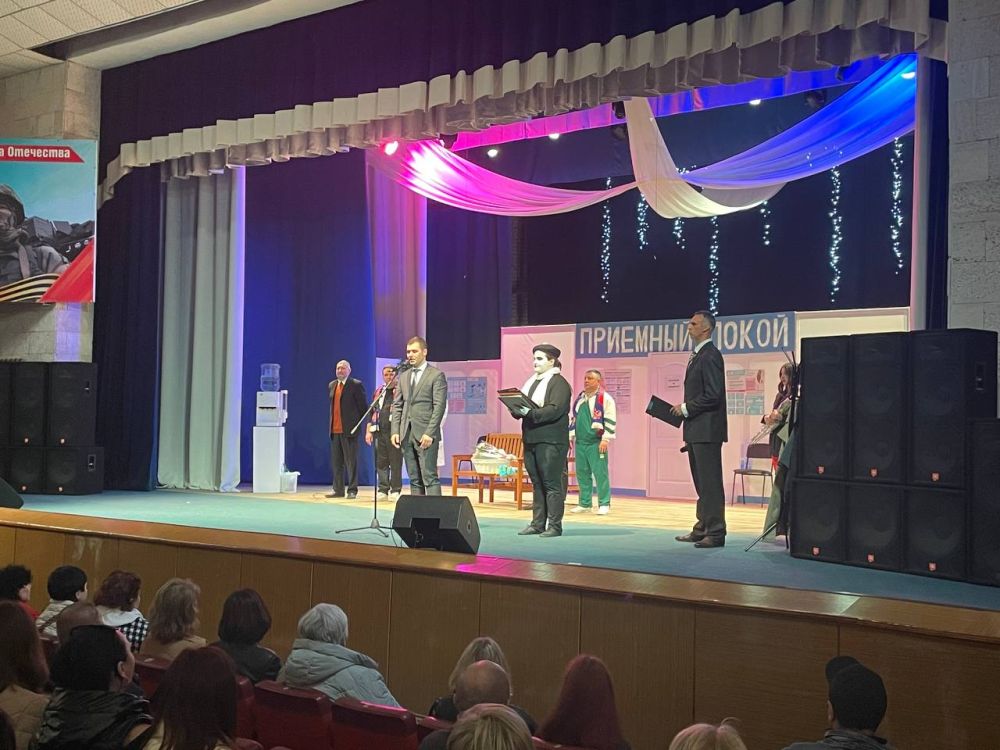 Артисты Херсонского областного театра выступили в Скадовске с премьерой постановки "Весы"