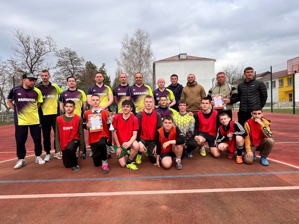 ������ �� ����-������� � ���������: ���������� ������������ � ����� 80-����� ������ � ������� ������������� �����