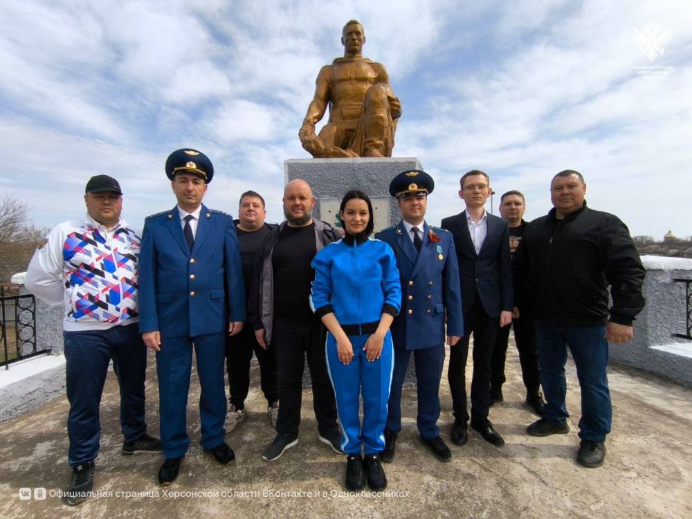 В Алешкинском округе наводят порядок на мемориалах Великой Отечественной войны