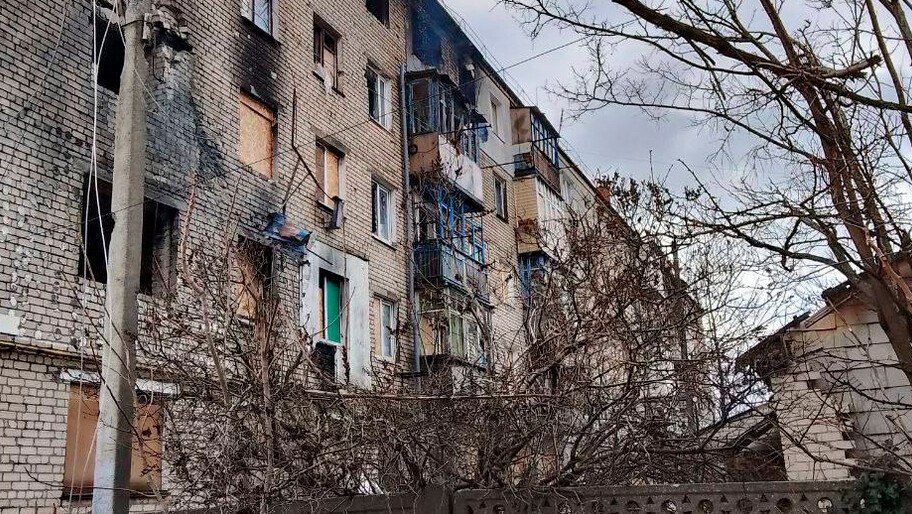 За минувшие сутки от обстрелов пострадали три мирных жителя Новой Каховки