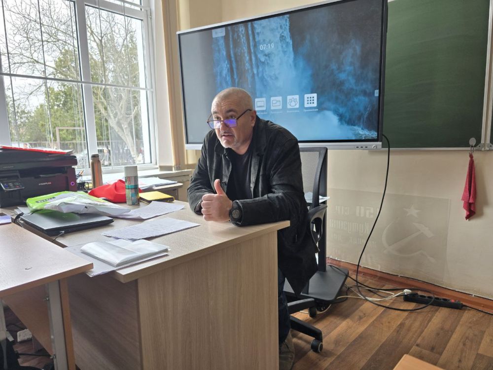 � ������ ���������� � 80-����� ������� ������, ���������� ���������� ���� ����� �������������� ������ ������ ������� �������