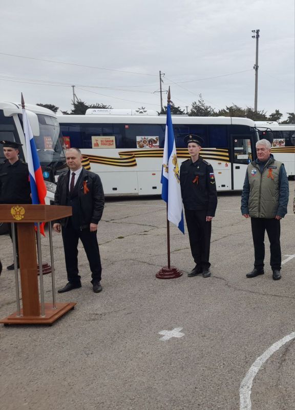 Военный комиссариат Херсонской области инициировал проект тематического оформления общественного транспорта области официальной символикой и логотипами, посвящённых 80-летию Победы в Великой Отечественной войне