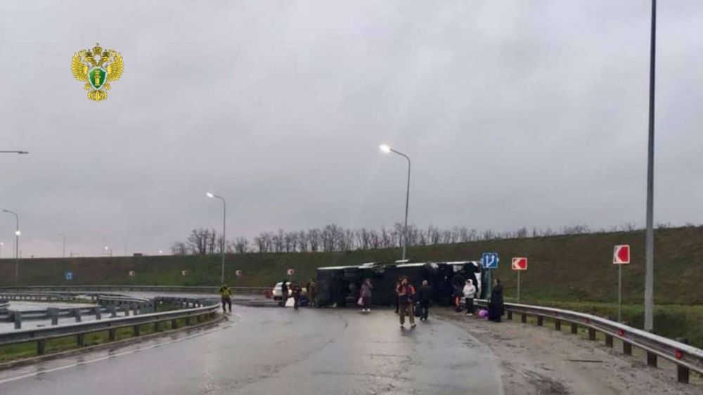 В Ростовской области опрокинулся автобус Москва — Геническ