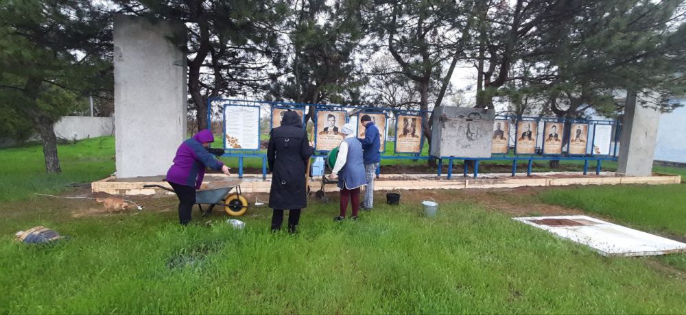 В Васильевке продолжают работу по благоустройству Аллеи Славы