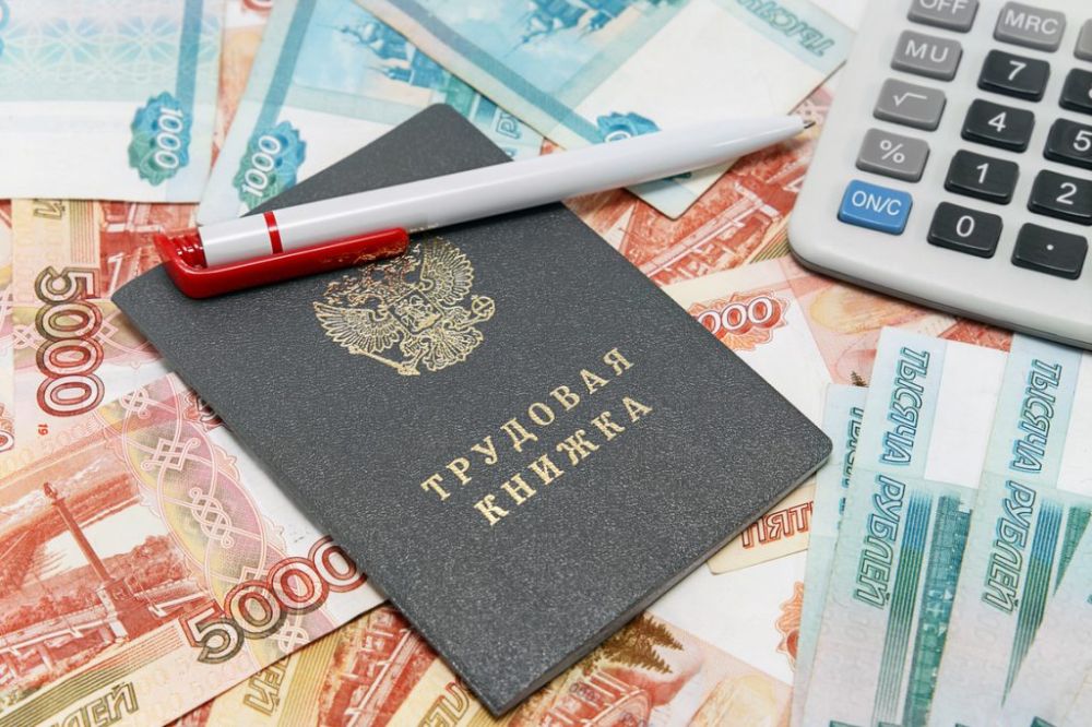 Выплата зарплаты: главное. Работодатель обязан выплачивать заработную плату не реже двух раз в месяц