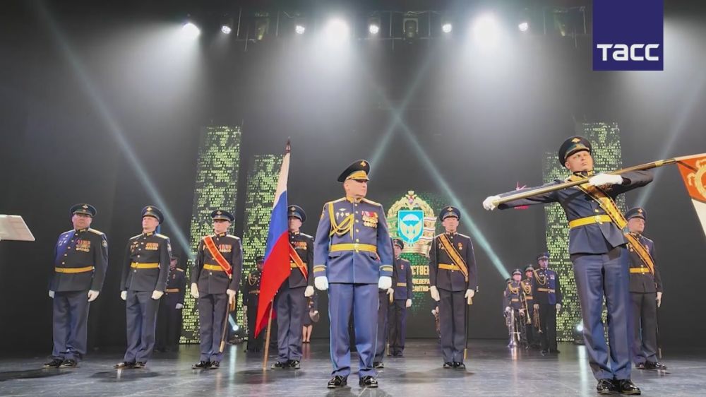 ������������� � �������� "�����" ��������-��������� ������� ������� ������ �������� � ������, �������� � ����������