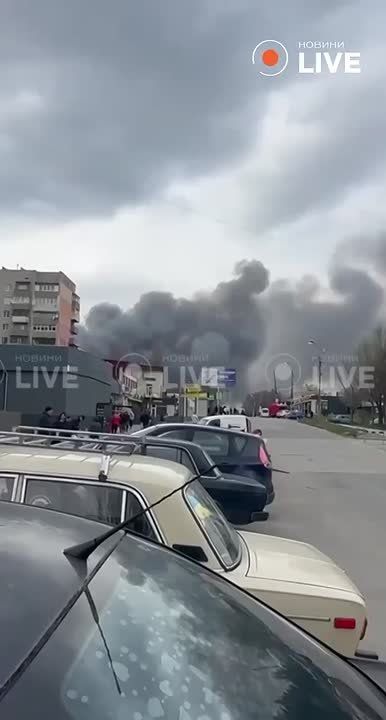 В Днепре продолжается пожар после прилёта на промпредприятие