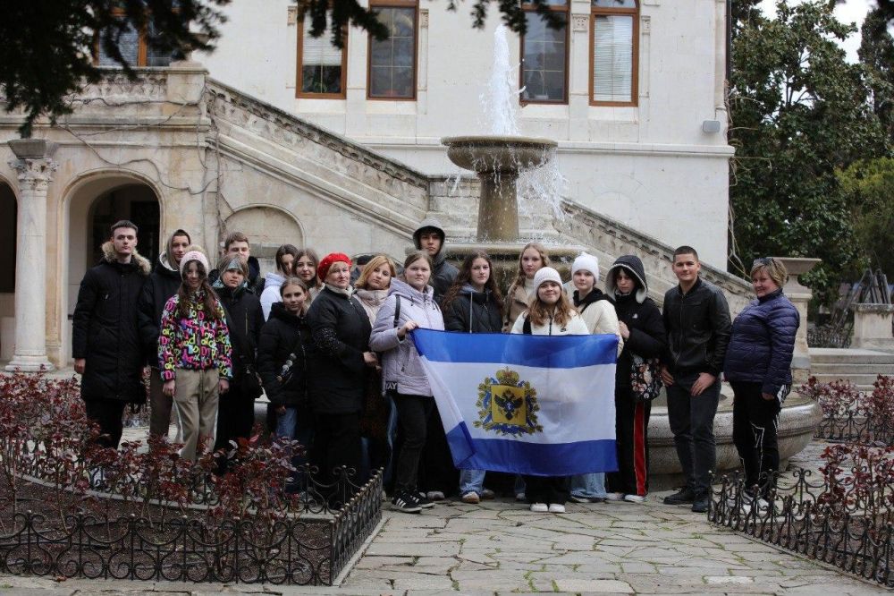 Шефы из Севастополя пригласили учителей и учеников одной из школ Херсонской области на экскурсию по Херсонесу