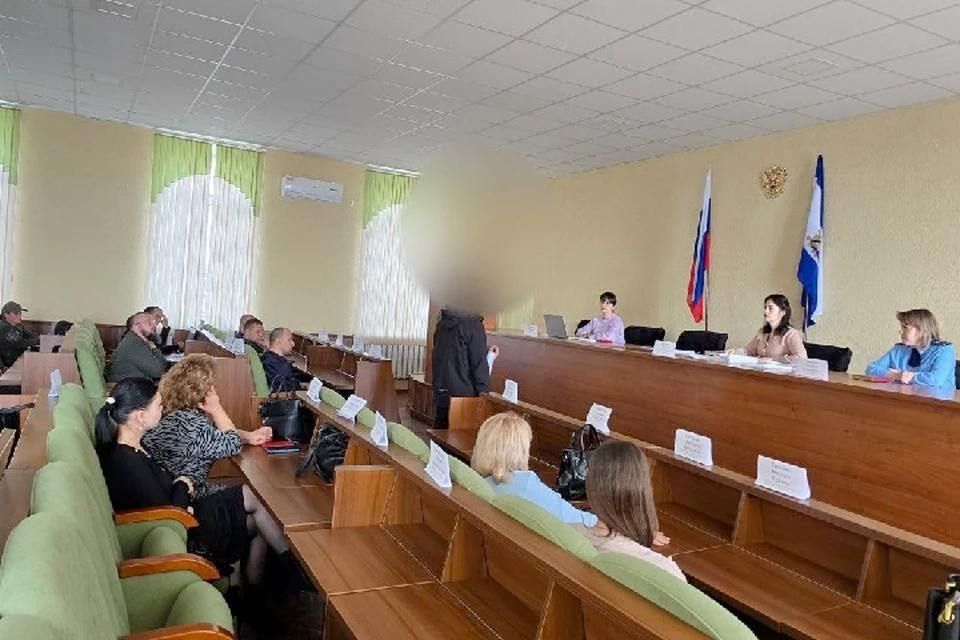 В Геническе подростков и их родителей привлекли за распитие спиртного