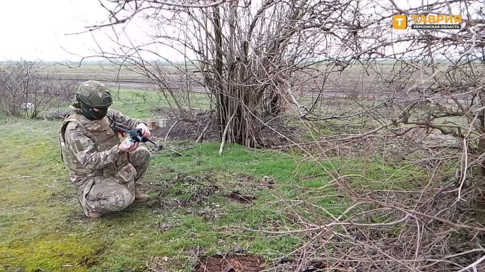 Инженеры-саперы группы "Звено" российского взвода БпЛА разработали свою технологию производства фугасов