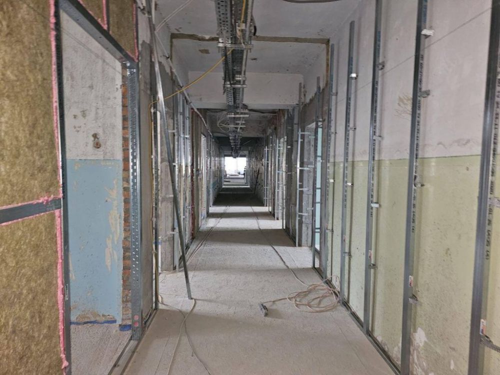 Капитальный ремонт ЦРБ в Верхнем Рогачике продолжается в рамках шефской поддержки